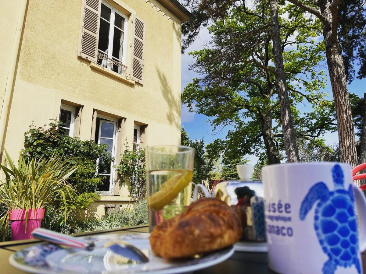 Aux Tourelles 1888 - Tres Proche Lyon Bed and Breakfast Tassin-la-Demi-Lune Exteriör bild