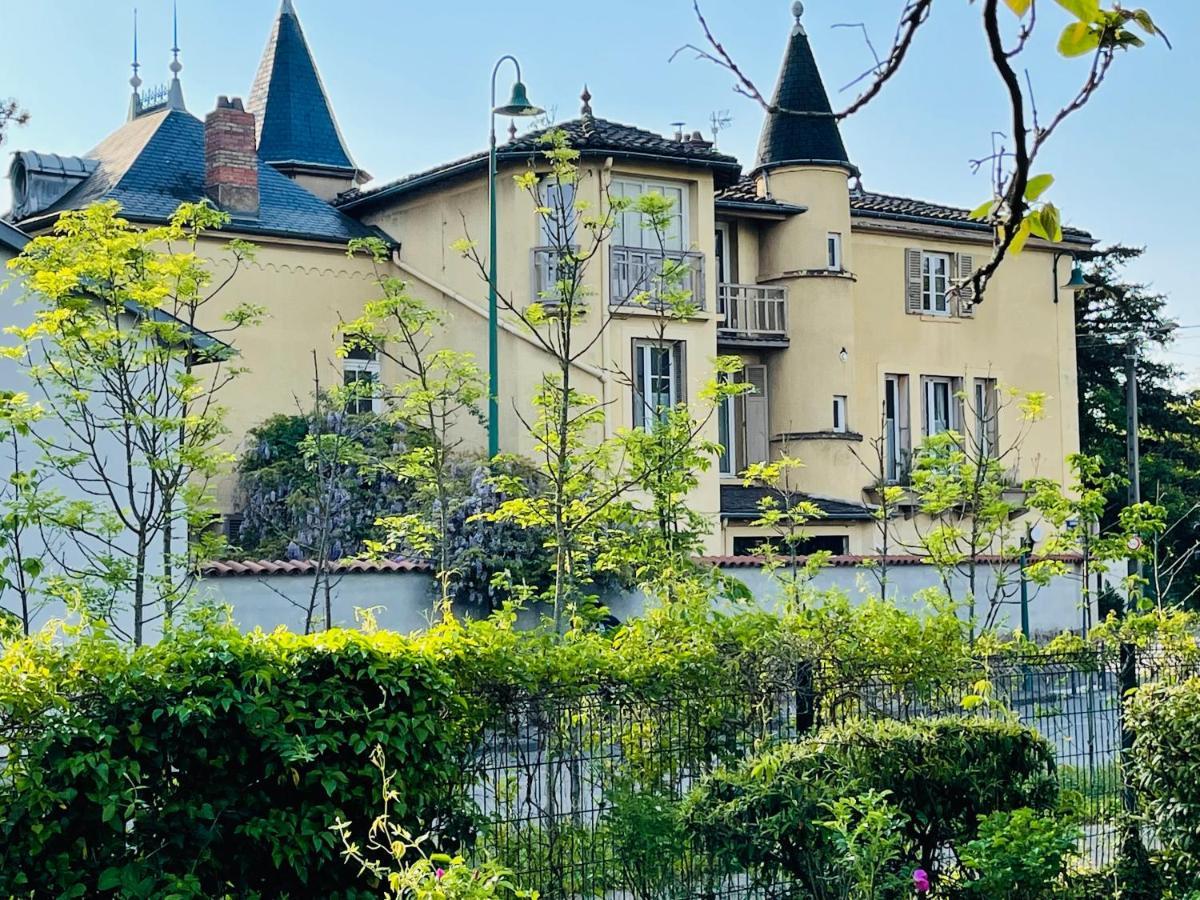 Aux Tourelles 1888 - Tres Proche Lyon Bed and Breakfast Tassin-la-Demi-Lune Exteriör bild